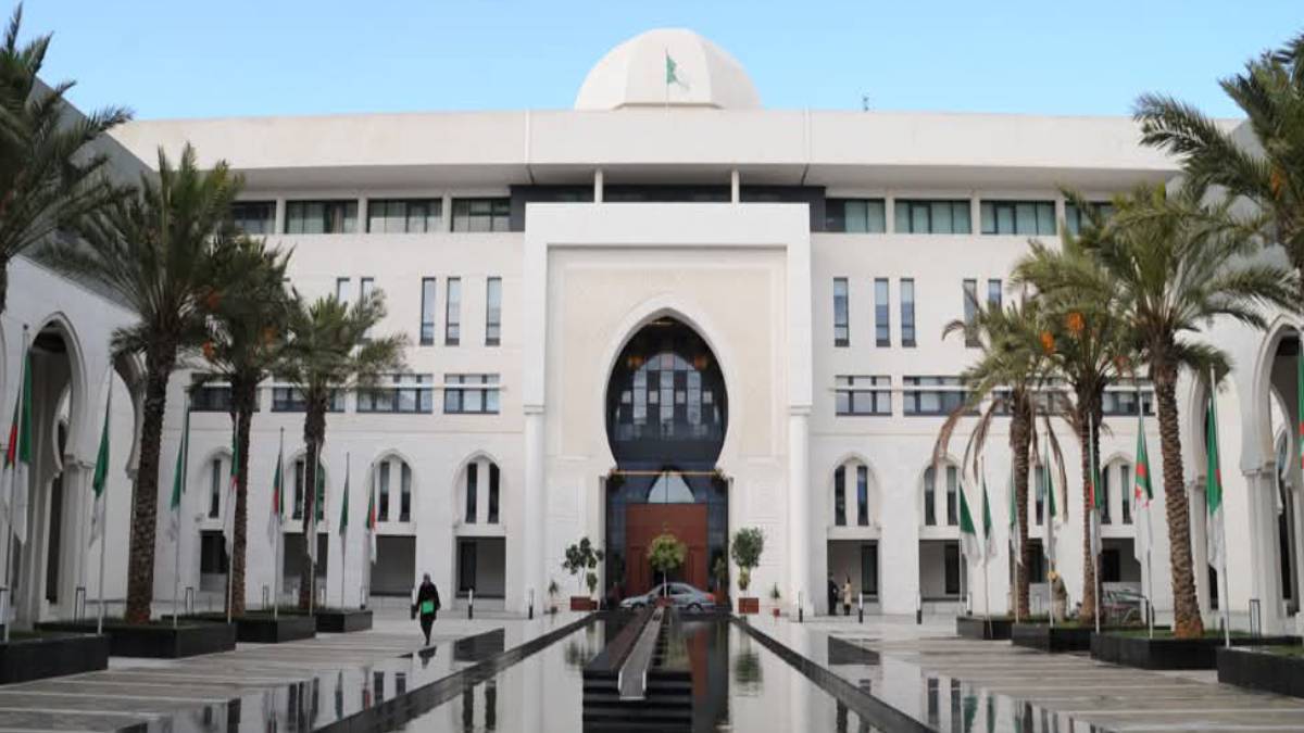 الخارجية… الجزائر تعرب عن بالغ أسفها إزاء عدم تجديد ولاية “المينورسو”