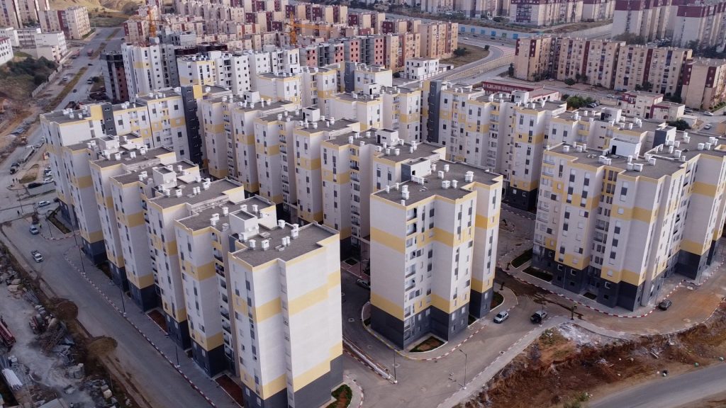 إطلاق 300 ألف وحدة سكن “عدل” قريبا
