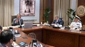 عاجل..                                             رئيس الوزراء يناقش سُبل الاستفادة من الآثار الغارقة بخليج أبي قير