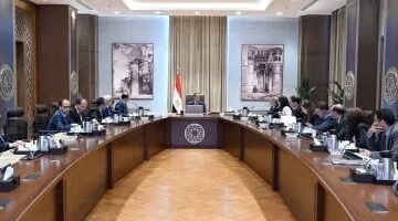 عاجل..                                             رئيس الوزراء يستعرض مجموعة مقترحات لخفض معدلات الدَين كنسبة من الناتج المحلى