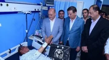 الوزير بنفسه.. وزير الزراعة يزور الموظف الذي تعرض للاعتداء في سوهاج أثناء تنفيذ قرار إزالة